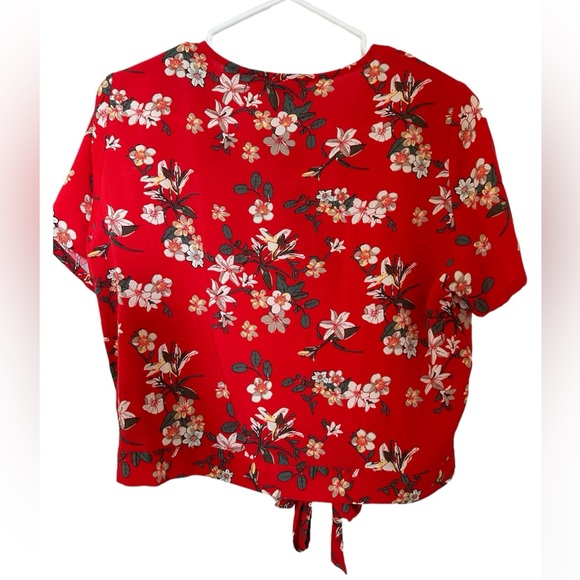 Simply Easy Floral-Print Tie-Front Top - Picture 6 of 11